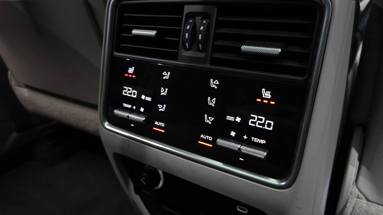 Porsche Cayenne 3.0 AWD, снимка 12 - Автомобили и джипове - 55479413