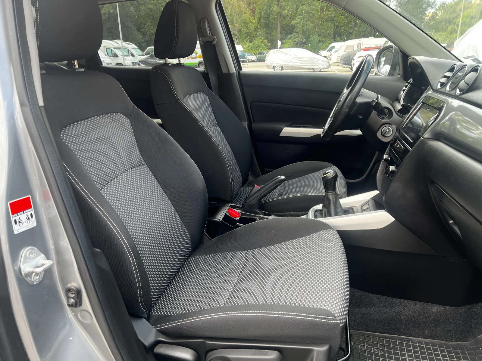 Suzuki Vitara 1.6i 120kc 4x4, снимка 16 - Автомобили и джипове - 55796760