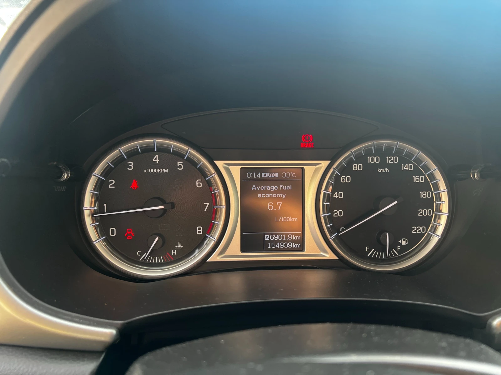 Suzuki Vitara 1.6i 120kc 4x4, снимка 9 - Автомобили и джипове - 55796760