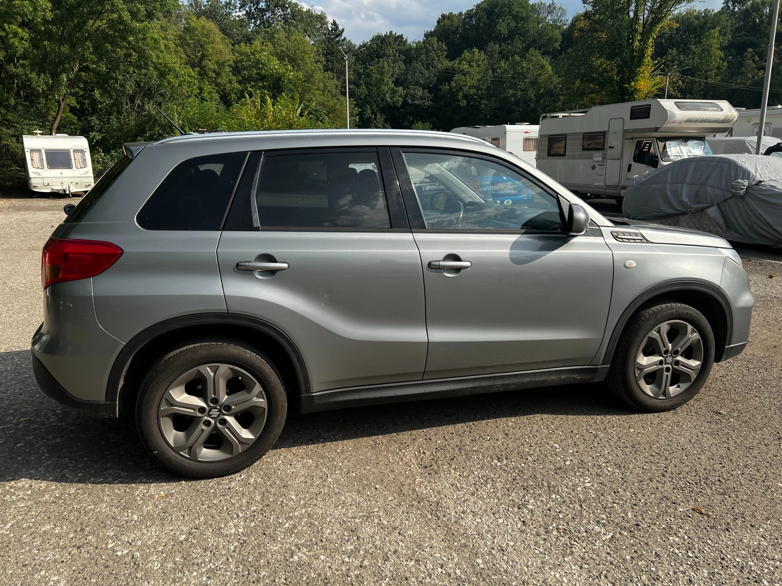 Suzuki Vitara 1.6i 120kc 4x4, снимка 5 - Автомобили и джипове - 55796760