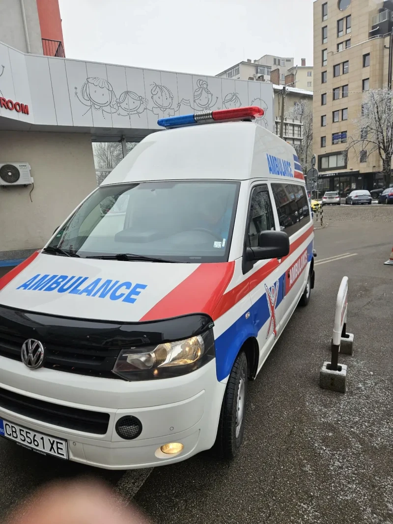 VW T5, снимка 2 - Бусове и автобуси - 48757006