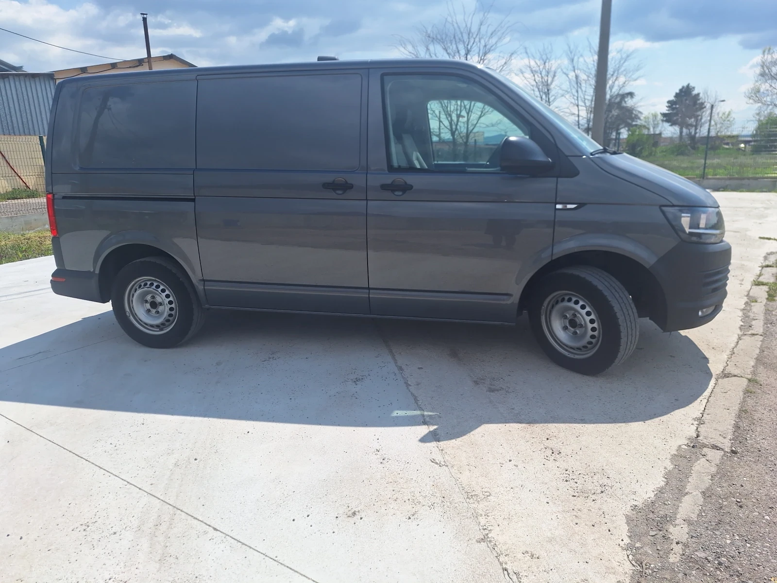 VW Transporter Т6, снимка 2 - Бусове и автобуси - 54238776