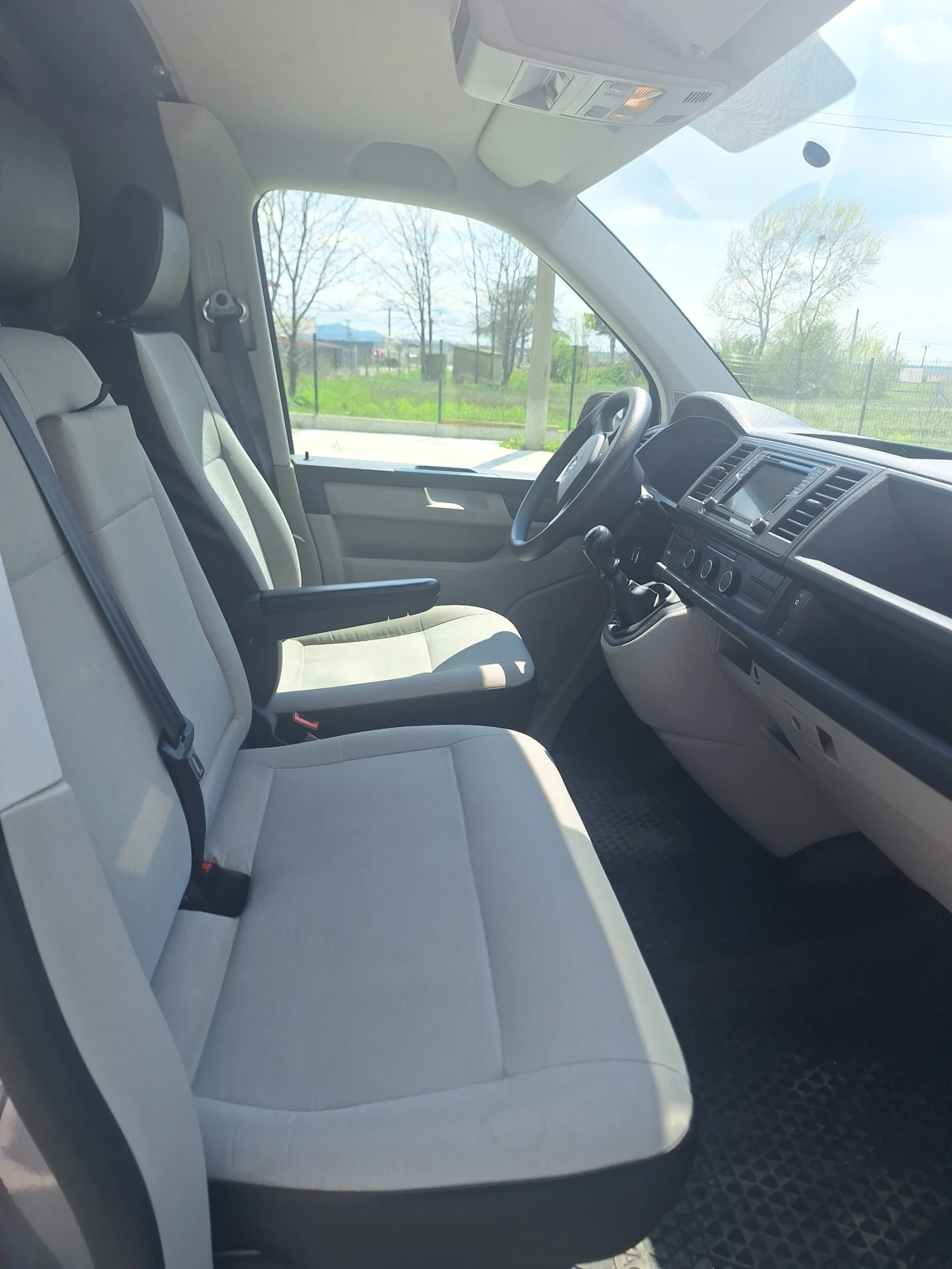 VW Transporter Т6, снимка 16 - Бусове и автобуси - 54238776