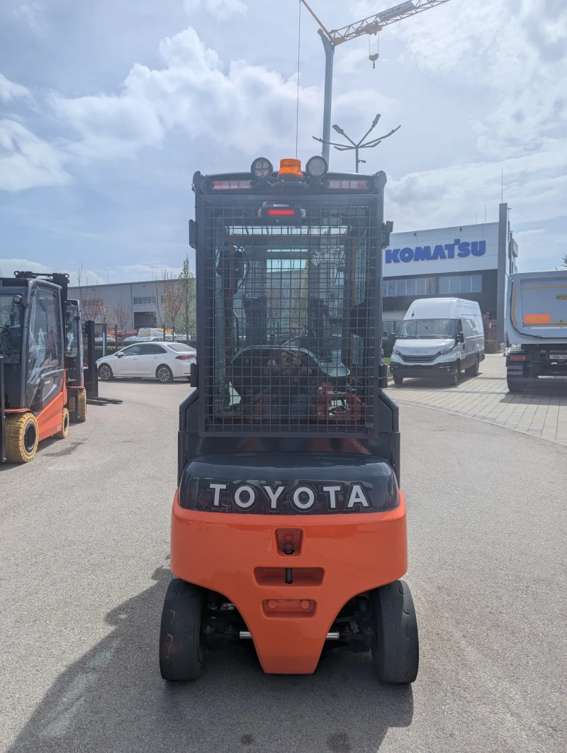 Електрокар Toyota, снимка 2 - Индустриална техника - 50081119