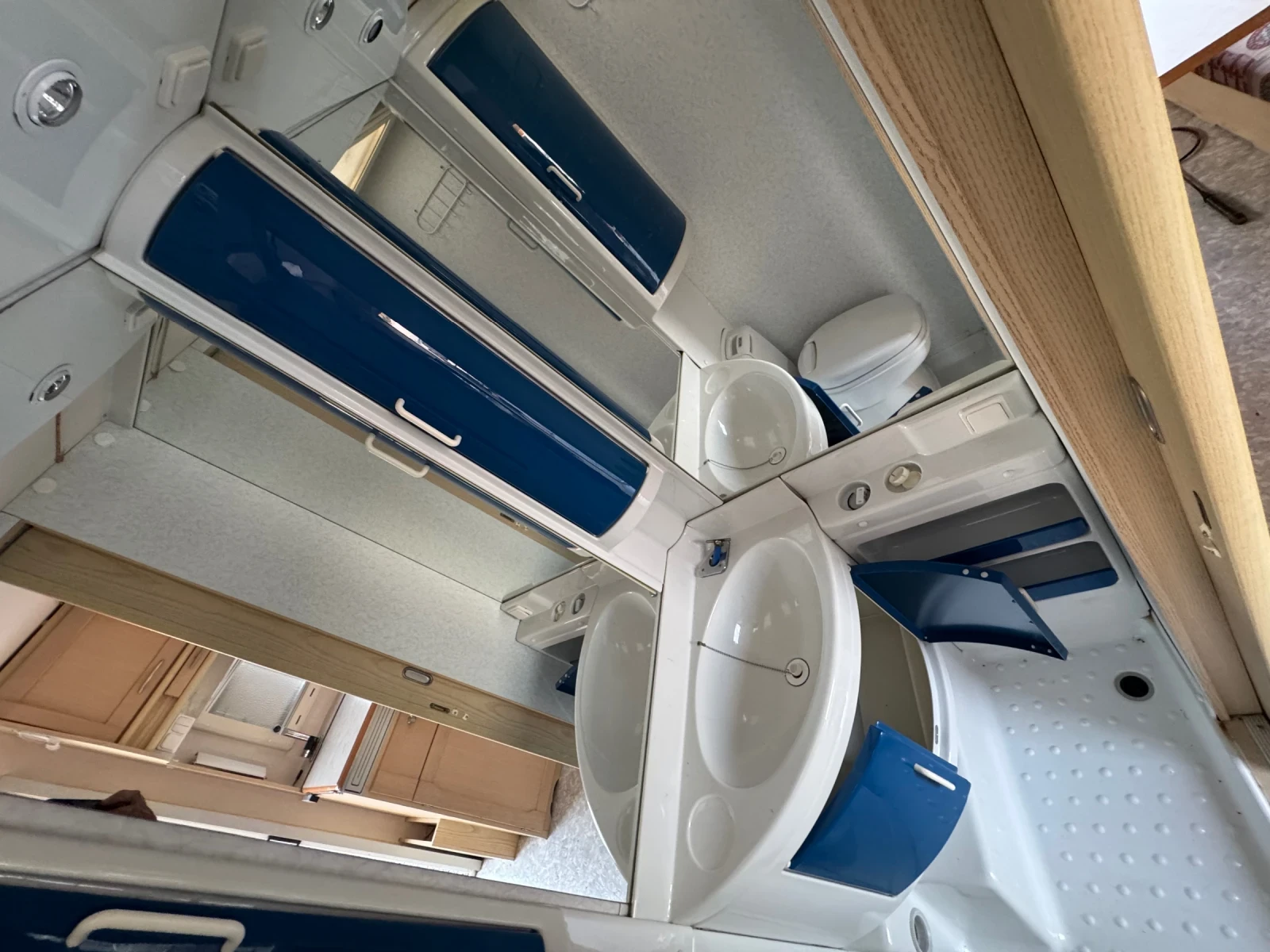 Каравана Hobby HOME-CAR - изображение 7