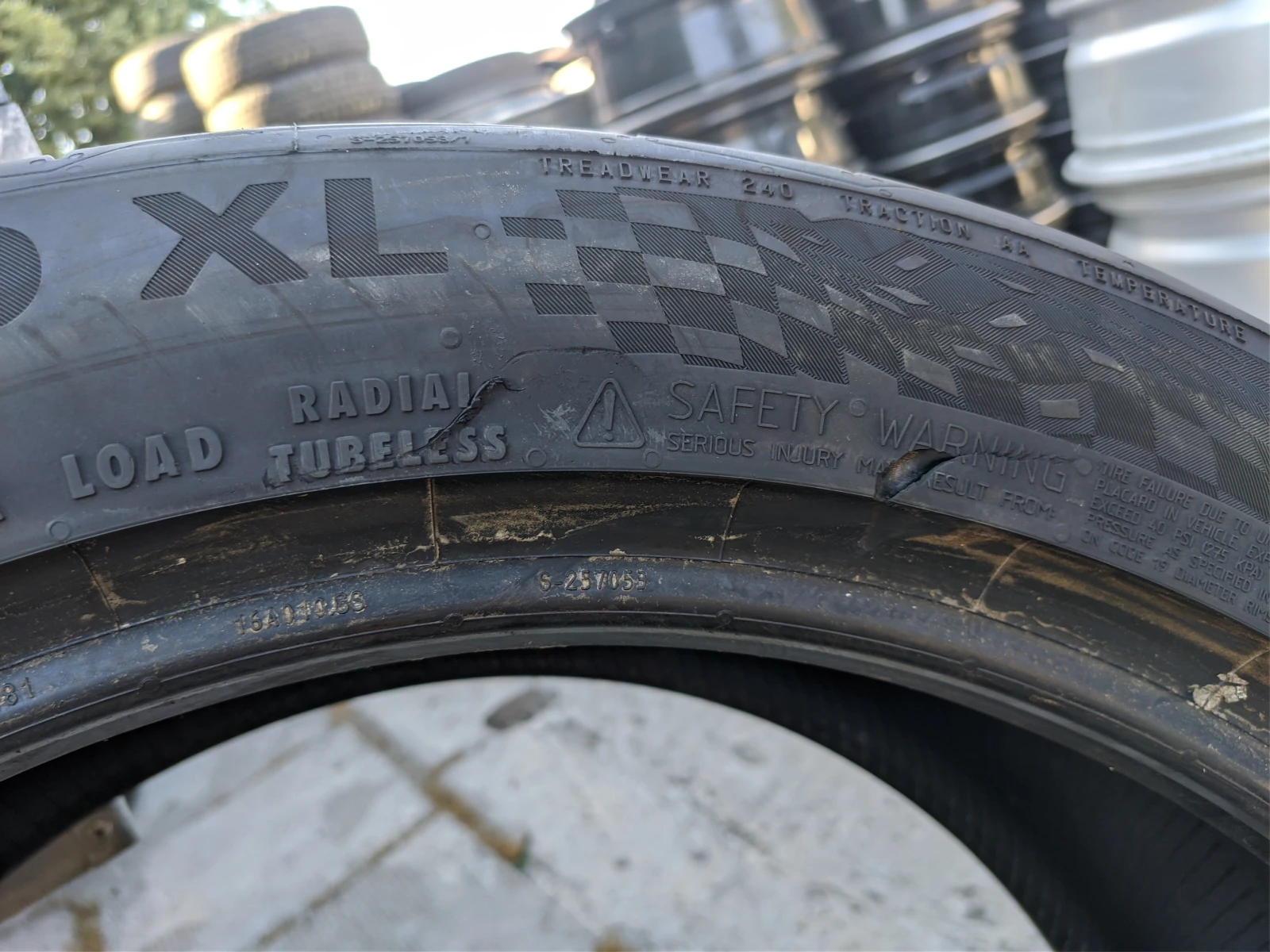 Гуми Летни 245/45R19, снимка 6 - Гуми и джанти - 55482418