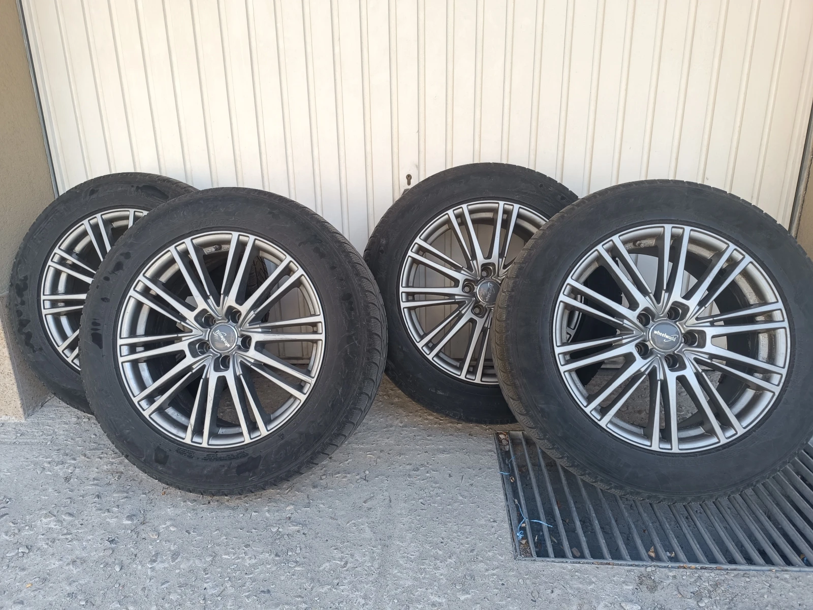 Гуми с джанти Pirelli 235/60R18
