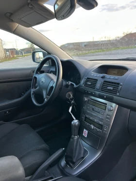 Toyota Avensis  1.8i 129ps Фейслифт , снимка 17