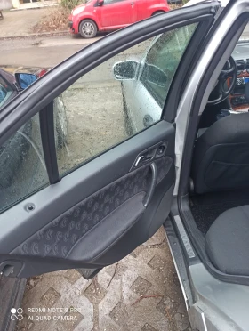 Mercedes-Benz C 180 - 615 € / 1202.84 лв. - 20006093 9