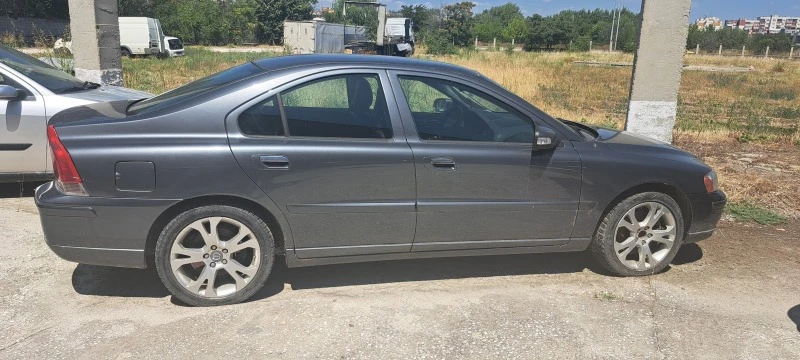 Volvo S60 2.4 , снимка 2 - Автомобили и джипове - 48021455