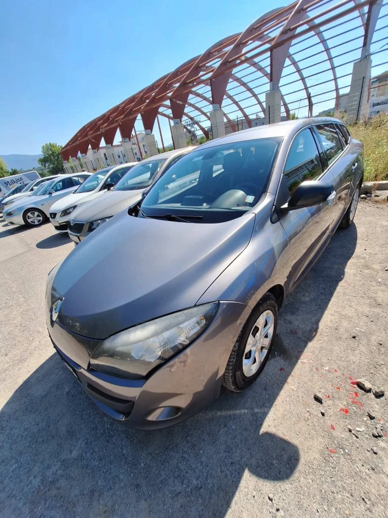 Renault Megane, снимка 2 - Автомобили и джипове - 47209031