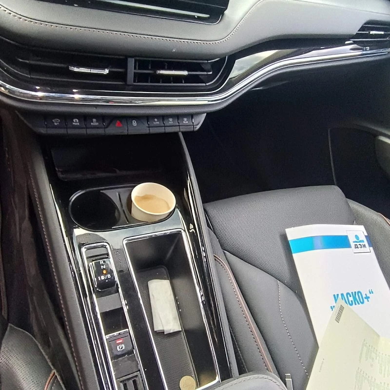 Skoda Enyaq 82 Kwгаранция терм.помпа екстри , снимка 9 - Автомобили и джипове - 51035311