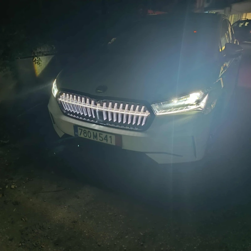 Skoda Enyaq 82 Kwгаранция терм.помпа екстри , снимка 2 - Автомобили и джипове - 51035311