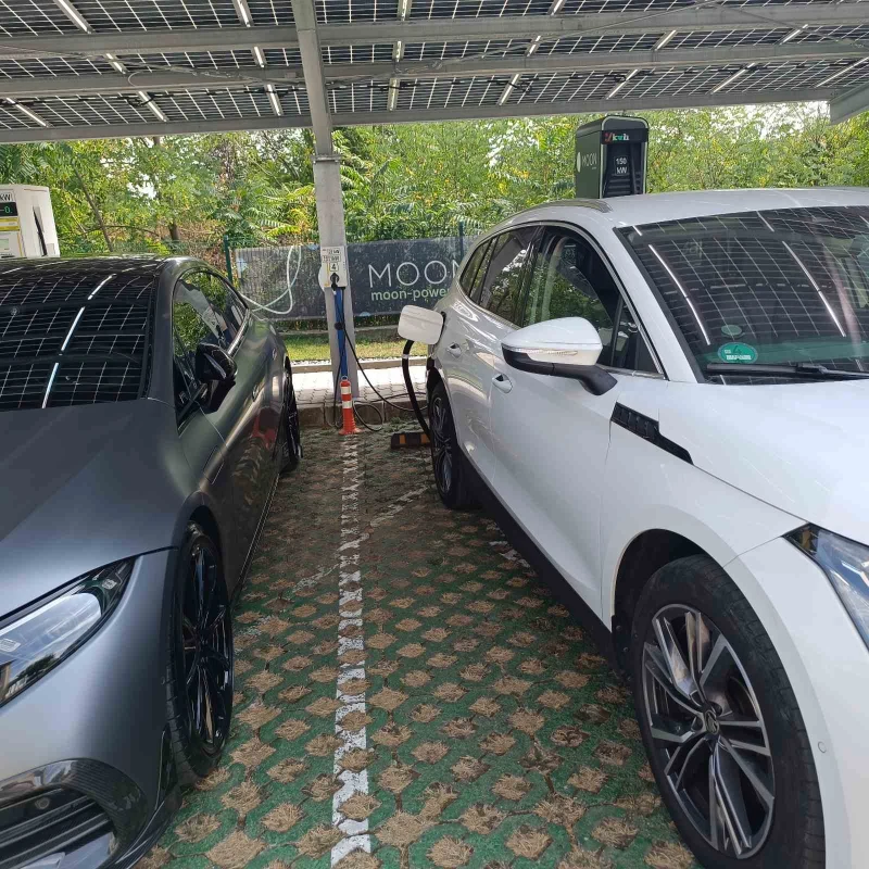 Skoda Enyaq 82 Kwгаранция терм.помпа екстри , снимка 3 - Автомобили и джипове - 51035311