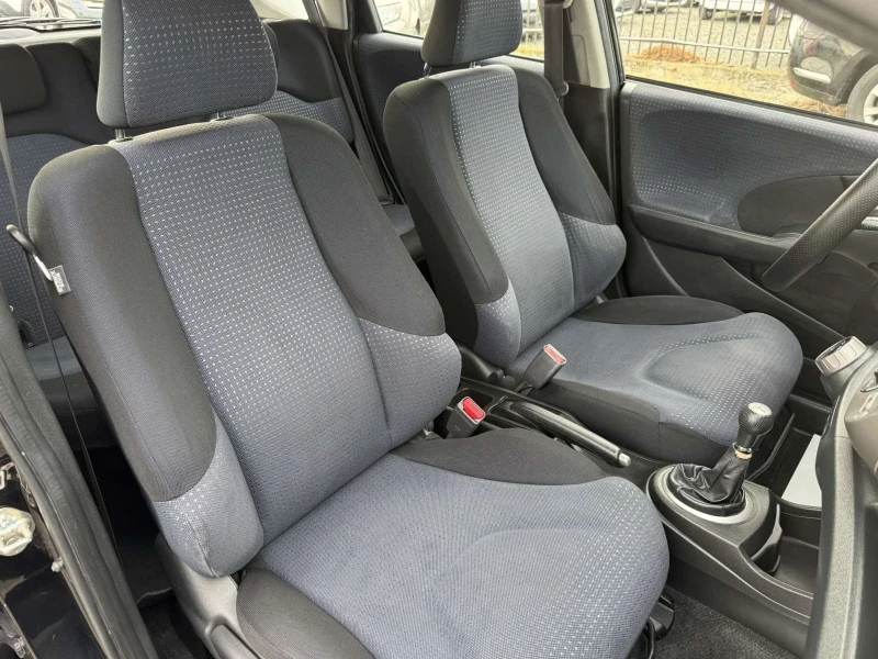 Honda Jazz, снимка 12 - Автомобили и джипове - 51796268