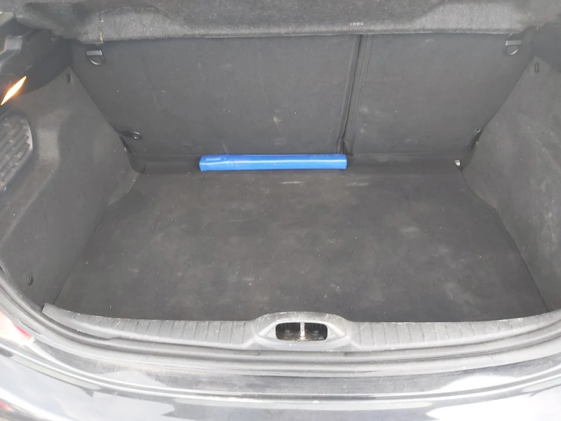 Peugeot 208 1.6 , снимка 10 - Автомобили и джипове - 52490442