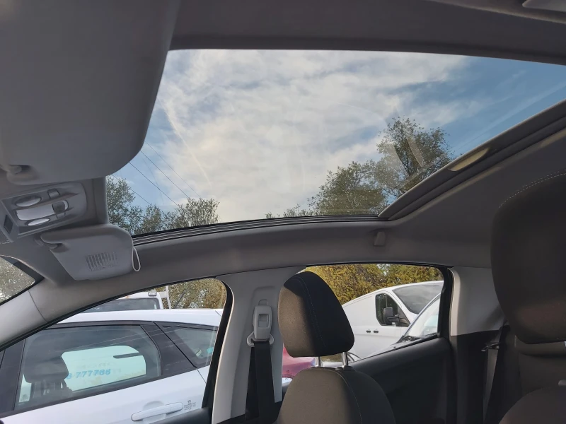 Peugeot 208 1.6 , снимка 15 - Автомобили и джипове - 52490442