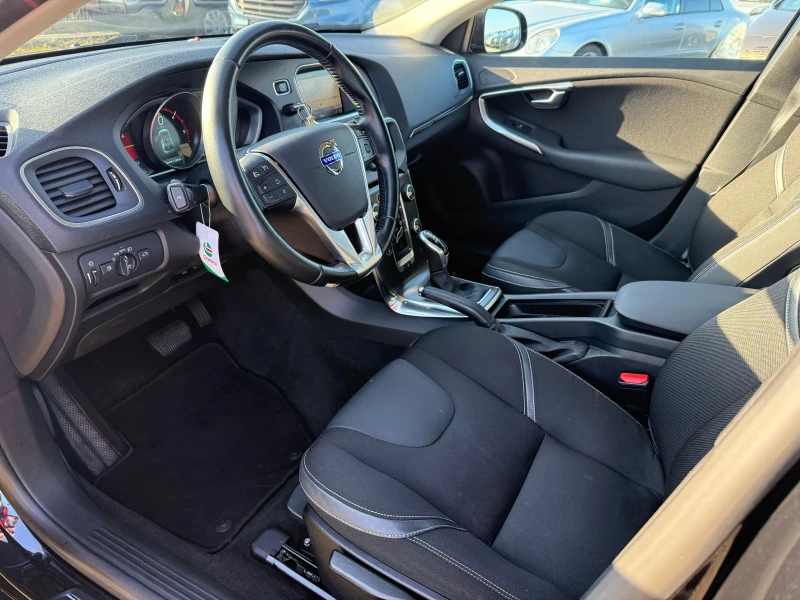 Volvo V40 2.0D CH AUTOMAT NAVI, снимка 10 - Автомобили и джипове - 52422670