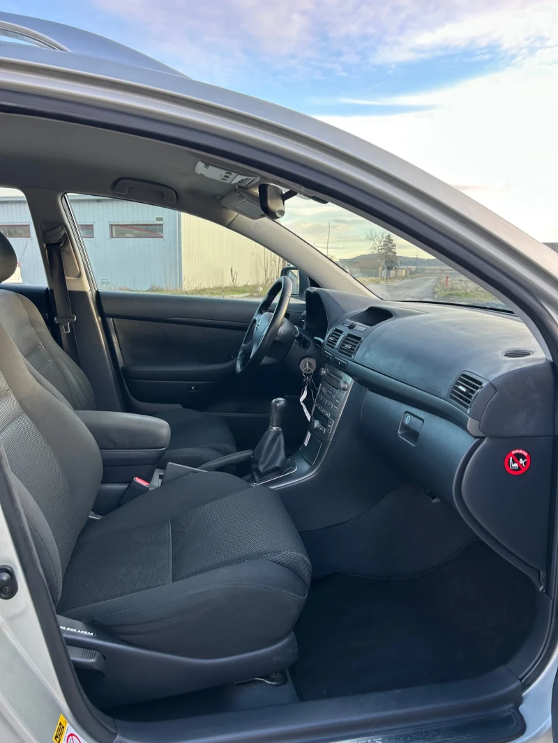 Toyota Avensis  1.8i 129ps Фейслифт , снимка 14 - Автомобили и джипове - 53048252
