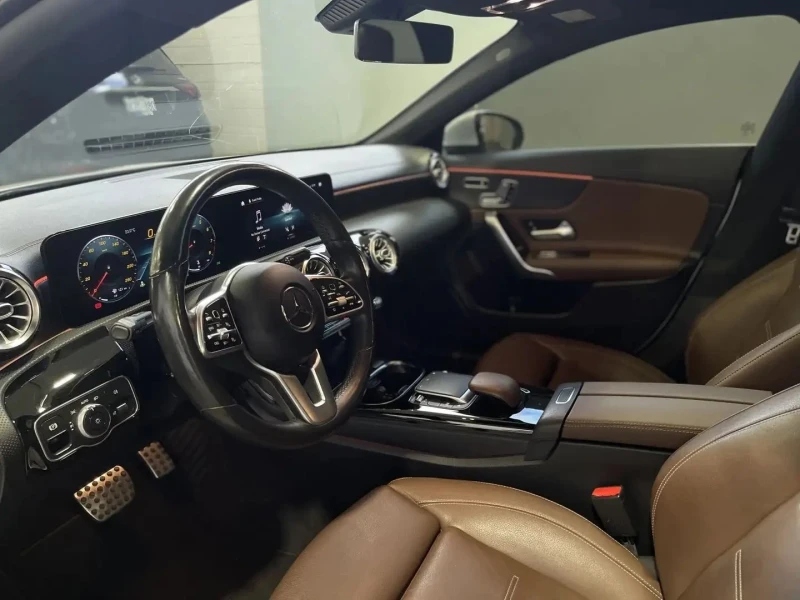 Mercedes-Benz CLA 250 AMG-pkg* Distronic* Apple CarPlay* Ambient* KEYLES, снимка 9 - Автомобили и джипове - 53191219