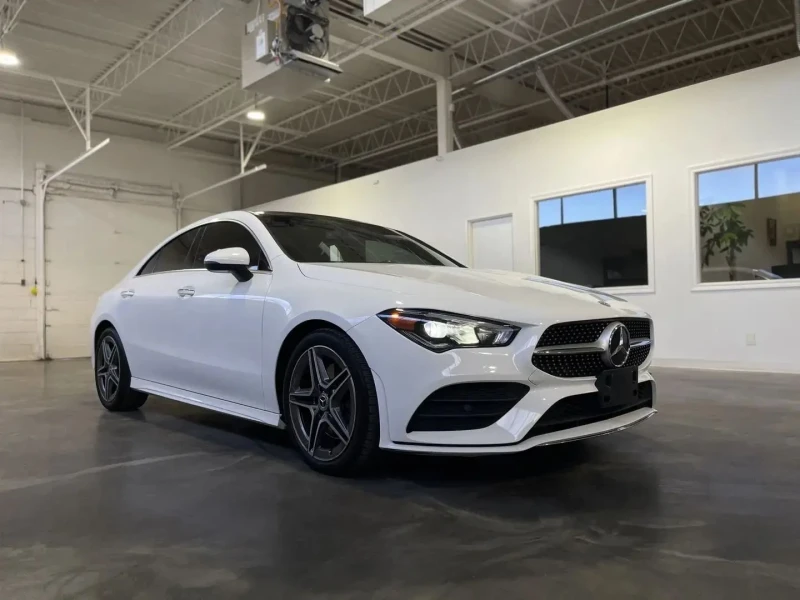 Mercedes-Benz CLA 250 AMG-pkg* Distronic* Apple CarPlay* Ambient* KEYLES, снимка 3 - Автомобили и джипове - 53191219