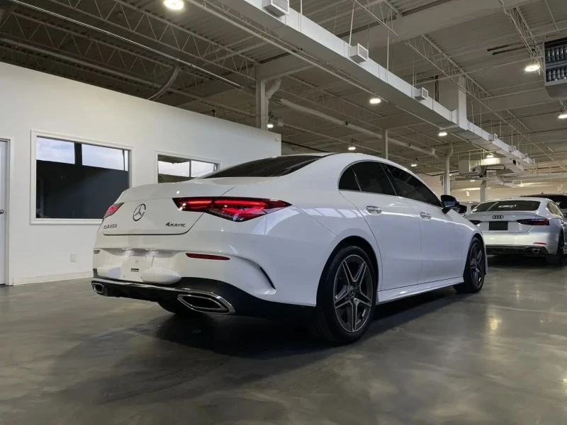 Mercedes-Benz CLA 250 AMG-pkg* Distronic* Apple CarPlay* Ambient* KEYLES, снимка 4 - Автомобили и джипове - 53191219