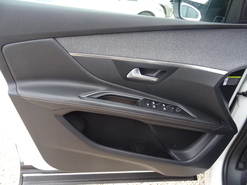 Peugeot 3008 1, 6 blue hdi GT-Line S&S, снимка 8 - Автомобили и джипове - 53291506