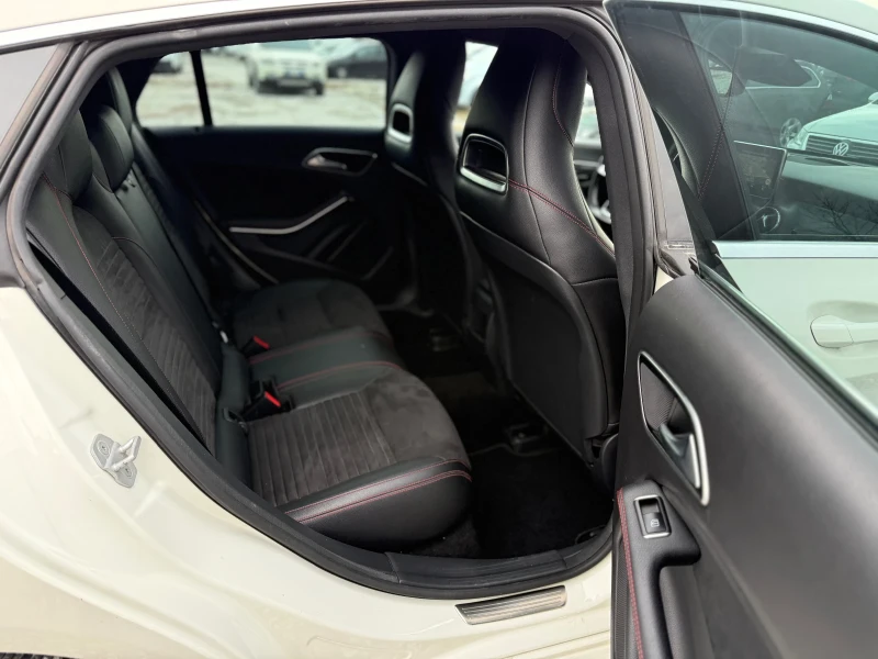 Mercedes-Benz CLA 220 CDI 4Matic AMG ВСИЧКИ ЕКСТРИ, снимка 13 - Автомобили и джипове - 53441562