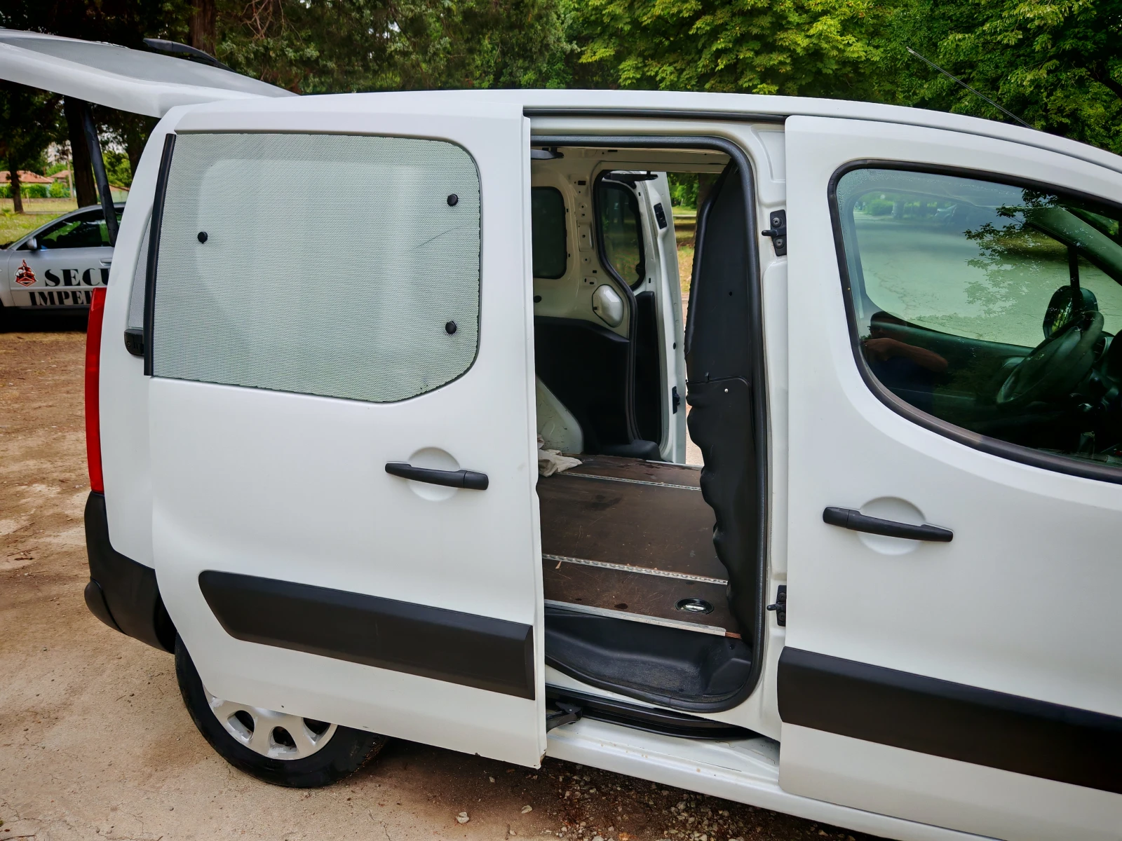 Peugeot Partner Van - изображение 10