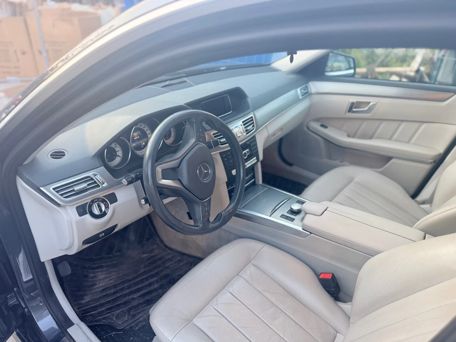 Mercedes-Benz E 300  - изображение 6