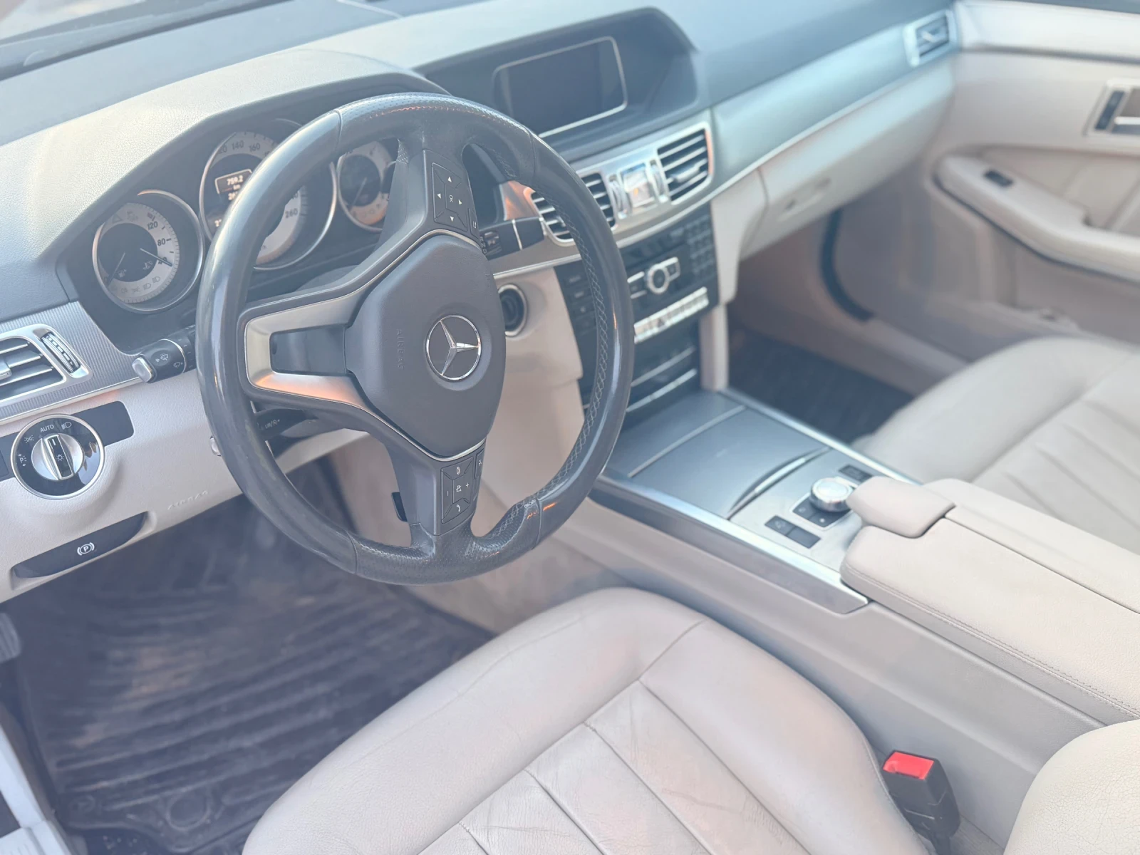 Mercedes-Benz E 300  - изображение 9