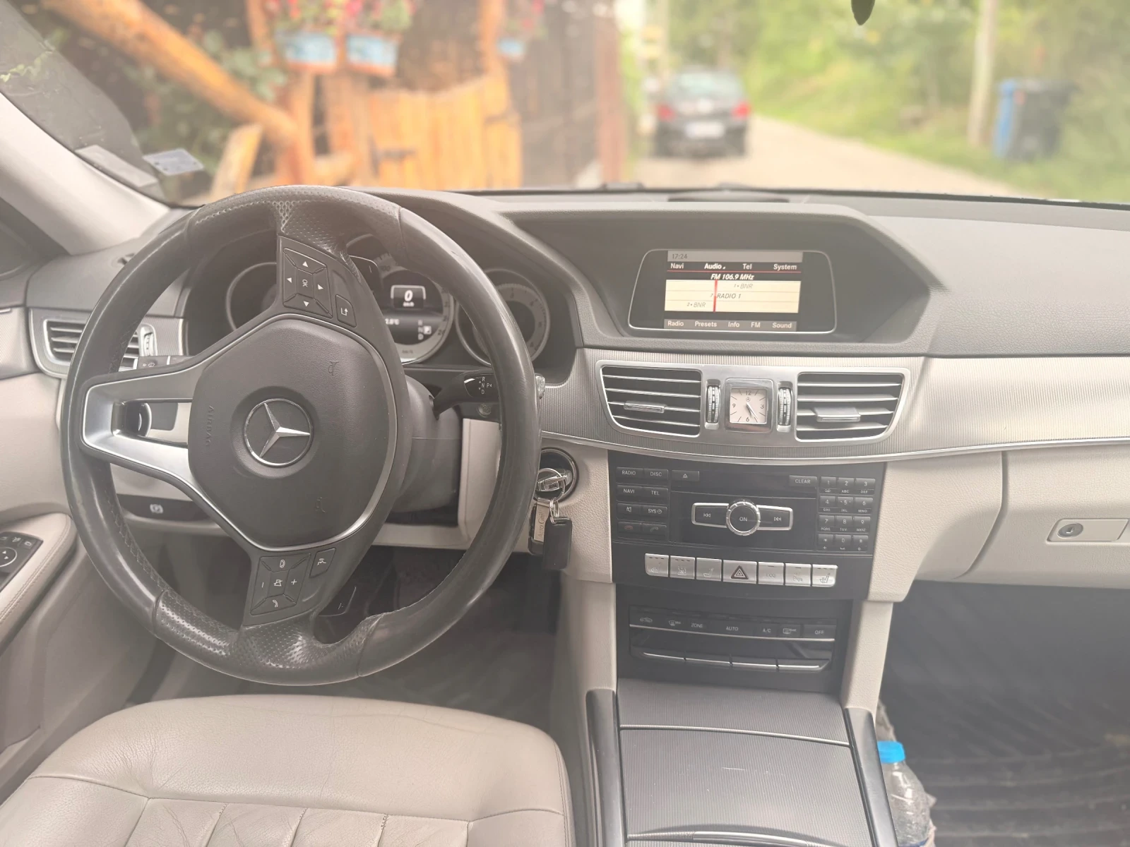 Mercedes-Benz E 300  - изображение 4