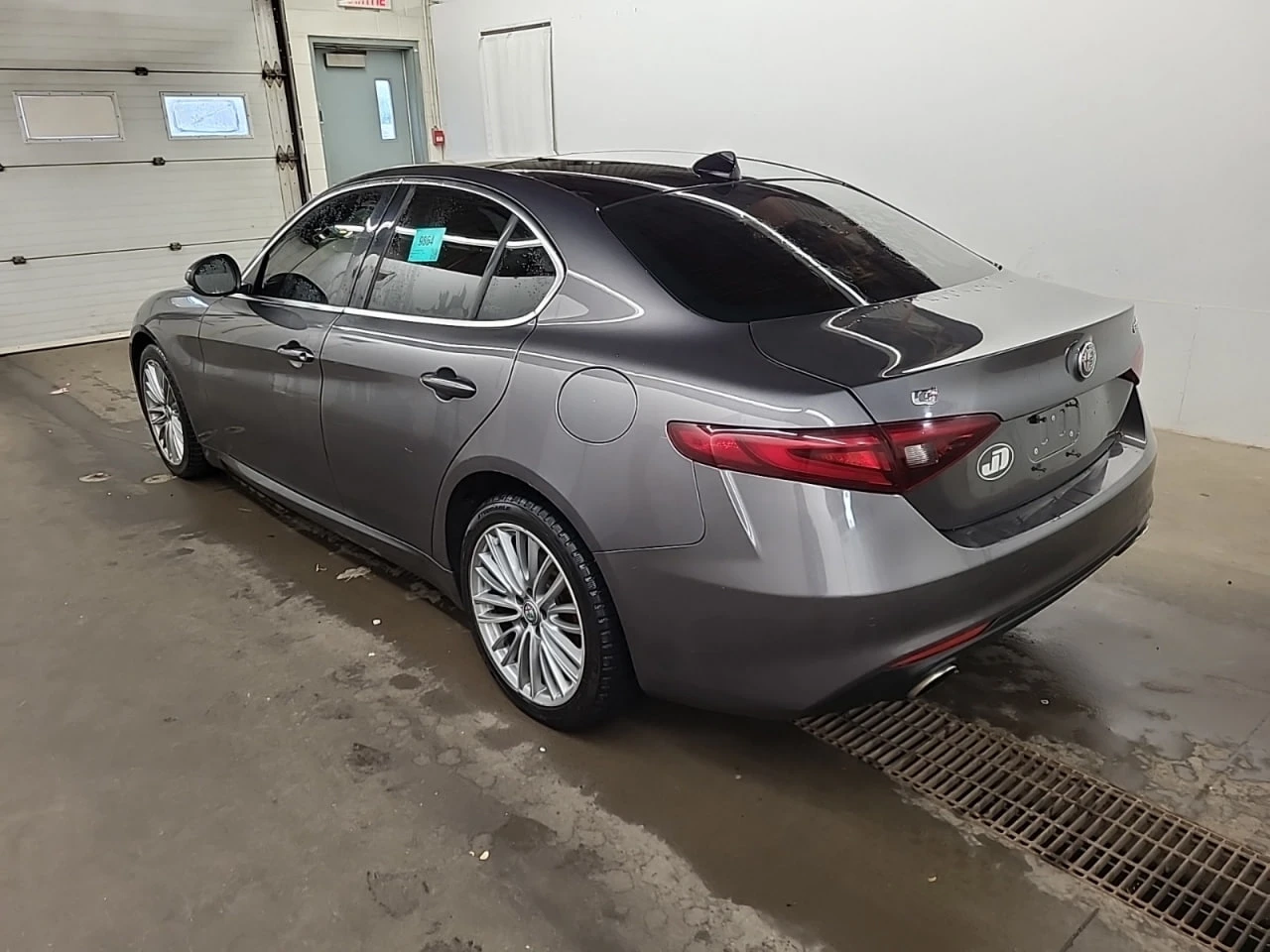 Alfa Romeo Giulia * АВТО КРЕДИТ* ЦЕНА ДО БГ * СЕРВИЗНА ИСТОРИЯ *  - изображение 6