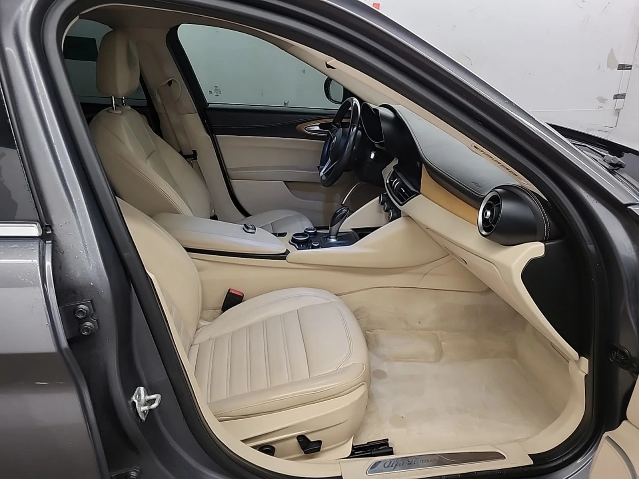 Alfa Romeo Giulia * АВТО КРЕДИТ* ЦЕНА ДО БГ * СЕРВИЗНА ИСТОРИЯ *  - изображение 7