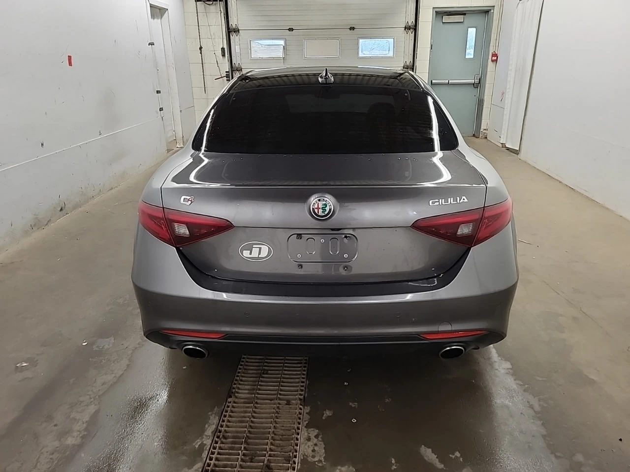 Alfa Romeo Giulia * АВТО КРЕДИТ* ЦЕНА ДО БГ * СЕРВИЗНА ИСТОРИЯ *  - изображение 5