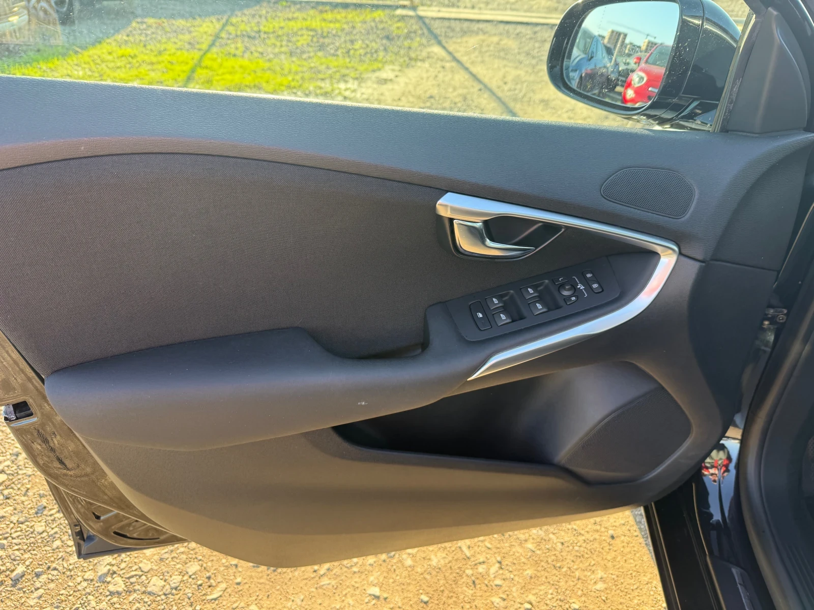 Volvo V40 2.0D CH AUTOMAT NAVI | Mobile.bg   15