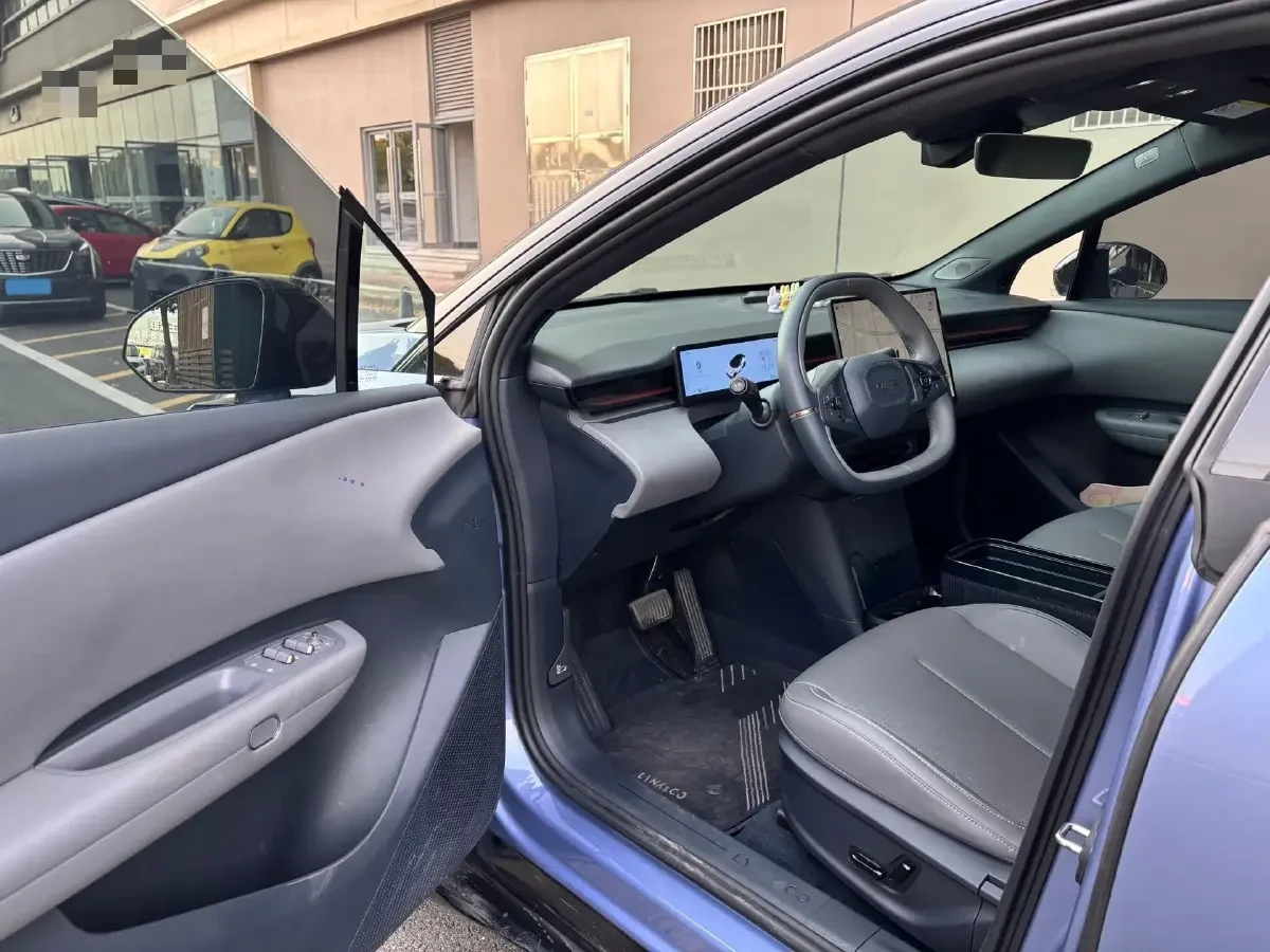 LynkCo 02  Z20 rear-drive Pro 61.47KWH 435km - изображение 6