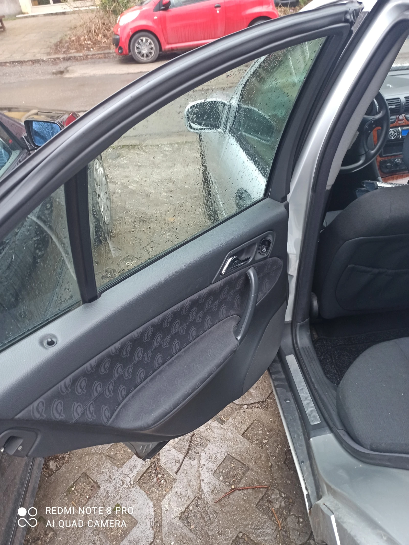 Mercedes-Benz C 180, снимка 9 - Автомобили и джипове - 54070700