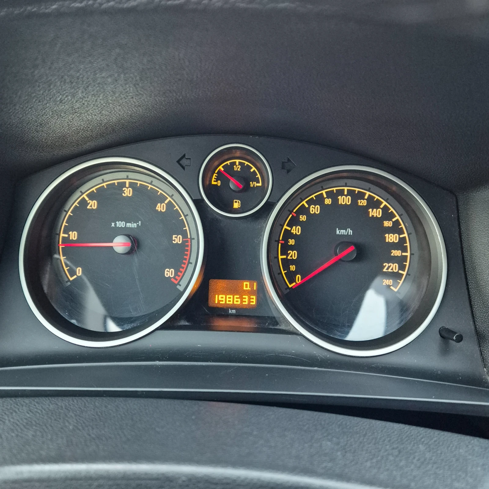 Opel Zafira 1.7 CDTI, снимка 12 - Автомобили и джипове - 54577942