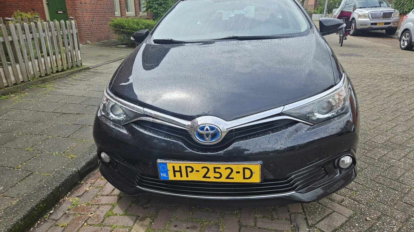 Toyota Auris Toyota Auris 1.8 Hybrid e-CVT Facelift, снимка 2 - Автомобили и джипове - 54971750