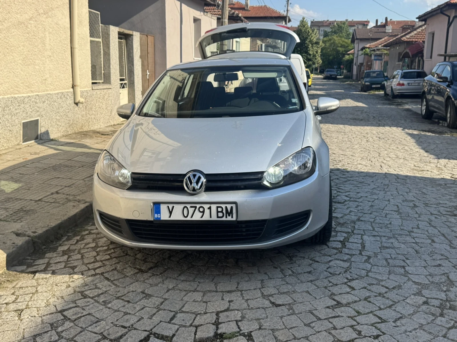 VW Golf 1.6 TDI, снимка 2 - Автомобили и джипове - 55179954