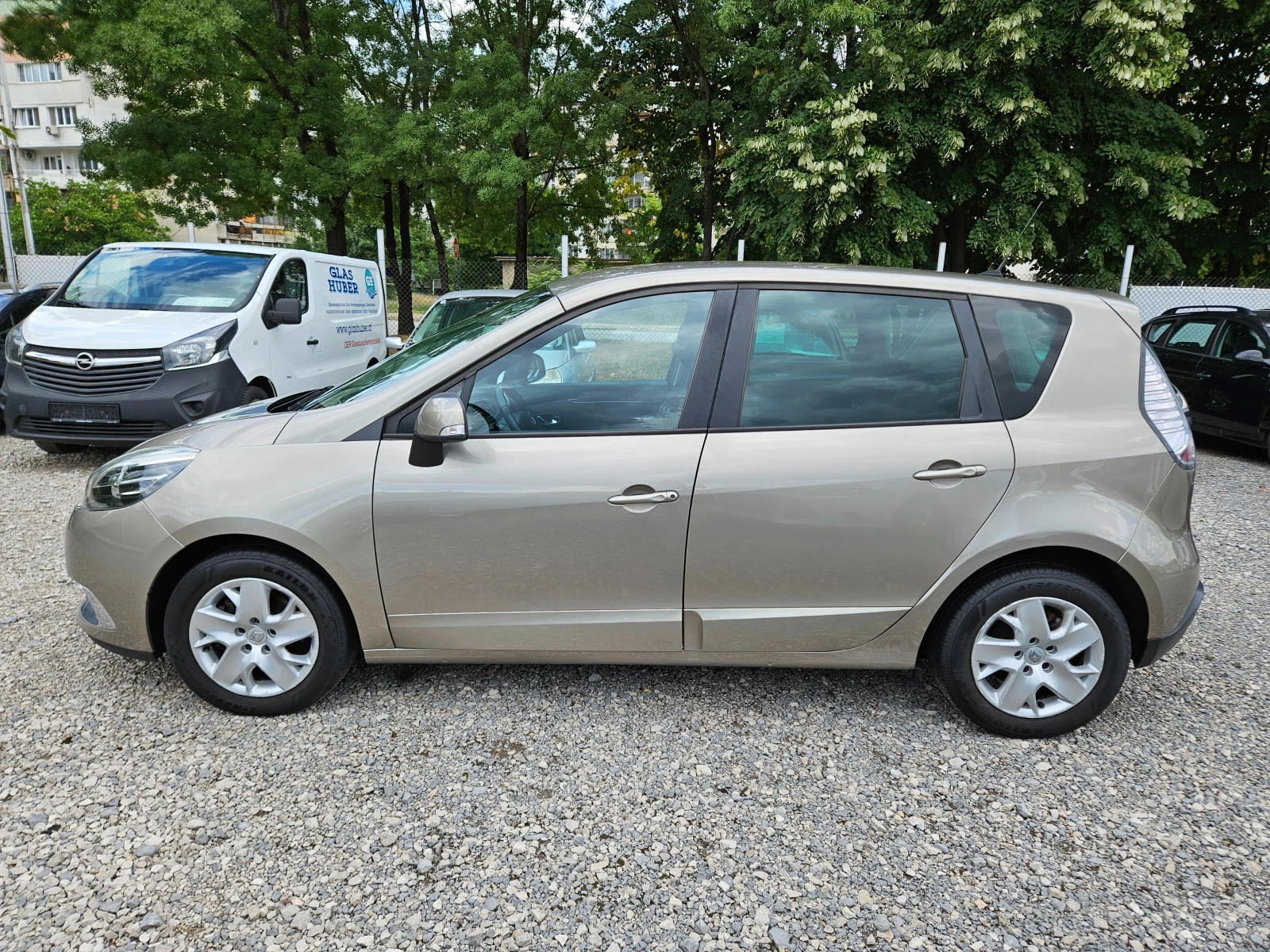 Renault Scenic 1.5 DCI 110кс, снимка 6 - Автомобили и джипове - 55263381