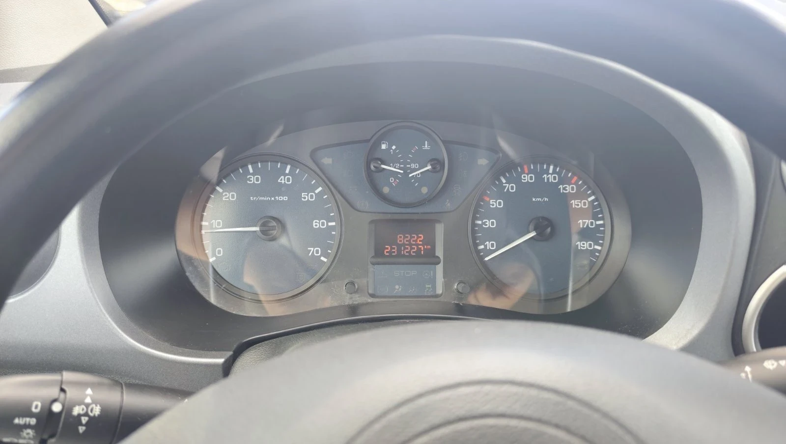 Citroen Berlingo 1.6 HDI 90кс, снимка 12 - Автомобили и джипове - 55674264