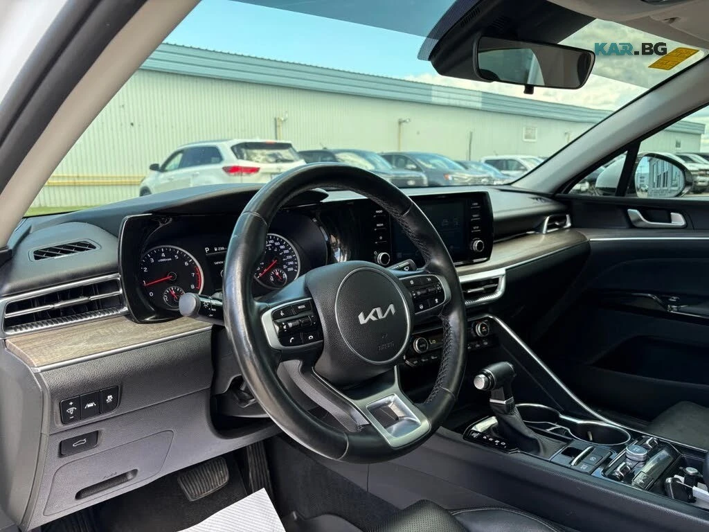 Kia K5 Remote Start * Lane Assist * АвтоКредит(ЦЕНА ДО БГ, снимка 12 - Автомобили и джипове - 56132673