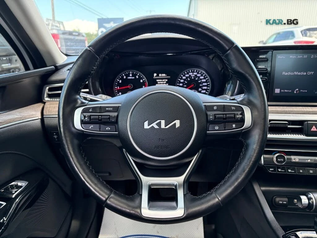 Kia K5 Remote Start * Lane Assist * АвтоКредит(ЦЕНА ДО БГ, снимка 16 - Автомобили и джипове - 56132673