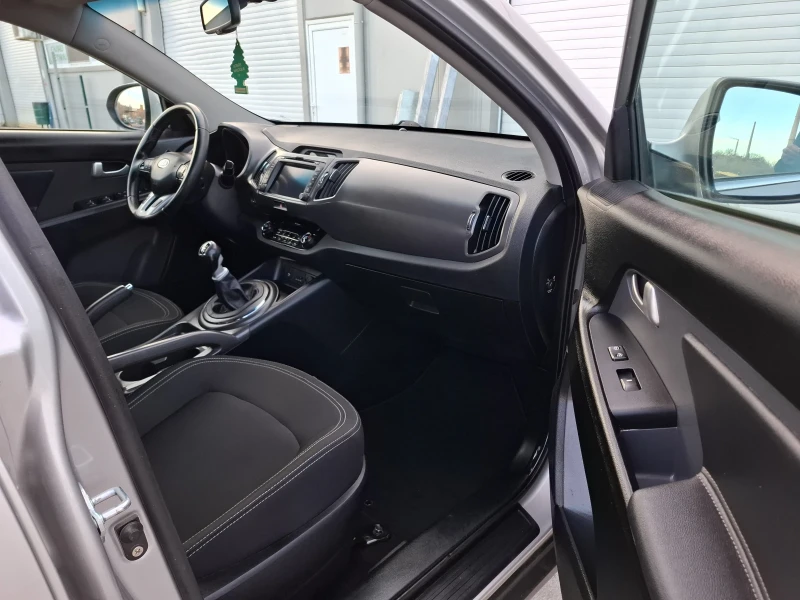 Kia Sportage Navi, снимка 11 - Автомобили и джипове - 49247992