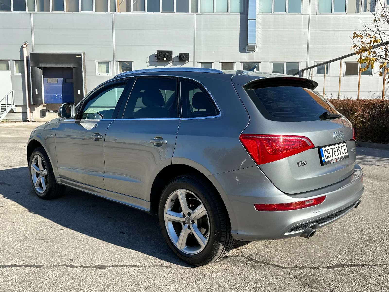 Audi Q5 2.0TFSI 211к.с. - изображение 3