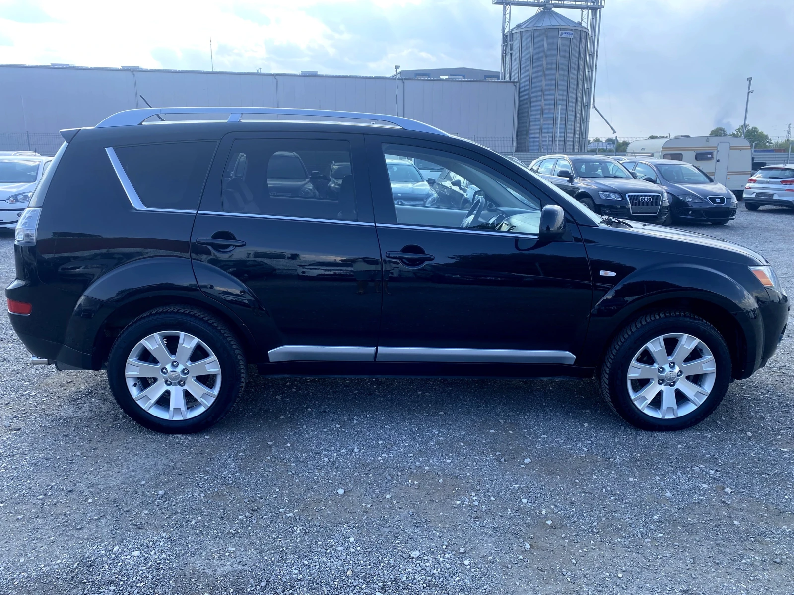 Mitsubishi Outlander 2.0DI-D instyle Кожа Multimedia 6+ 1м. - изображение 5