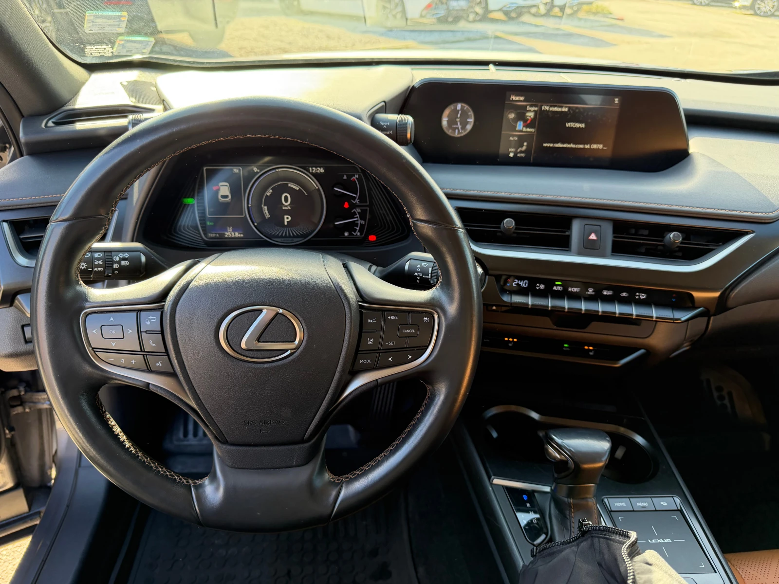 Lexus UX 250h 2.0h 184к.с 4X4 Luxury Гаранция - изображение 9