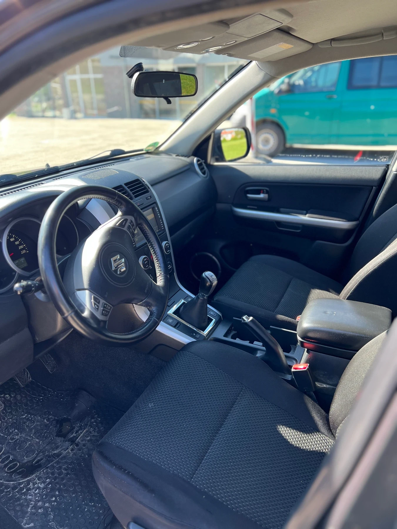 Suzuki Grand vitara 2.4i 169ps Euro5 4x4, снимка 12 - Автомобили и джипове - 54431895